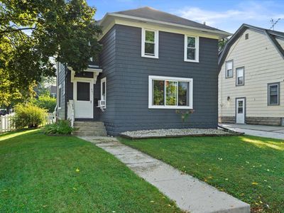 401 South Grand AVENUE