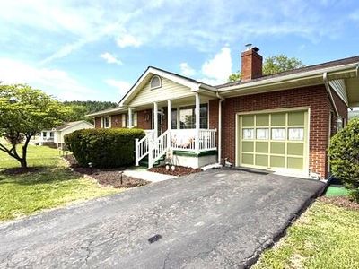 214 Chapel Dr
