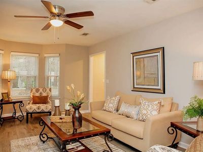 8121 Holly Ridge Trl