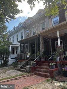 11 Franklin St NE