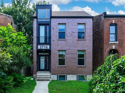 2716 Indiana Ave