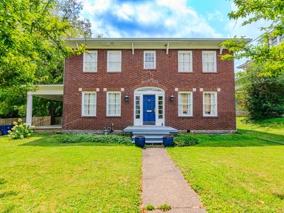 224 W Hickman St