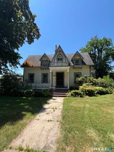 25 Ellington Avenue