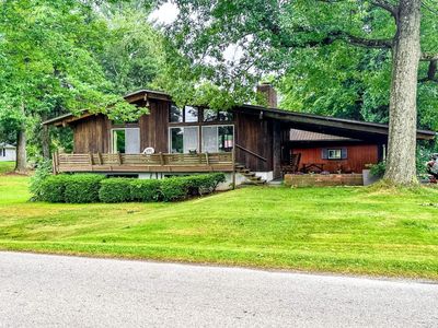 11889 Oakland Beach Rd