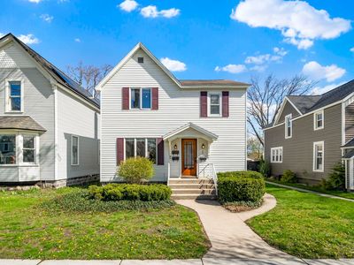 214 W 10th St
