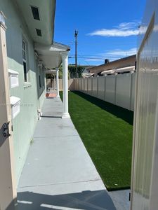 Property at 337 Phippen Waiters Rd, Dania Beach, FL
