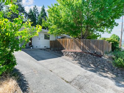 1234 NW Highland Ave