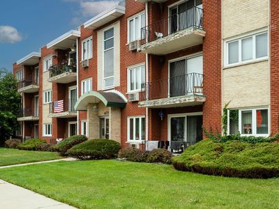 4754 W 101st St APT 1A