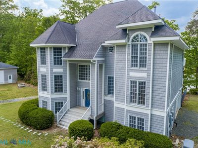 319 Parrotts Cove Rd