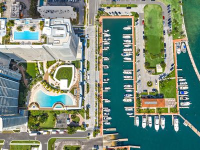 220 Lake Shore Drive #N-1521