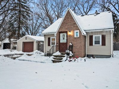 23689 Greenwood Blvd