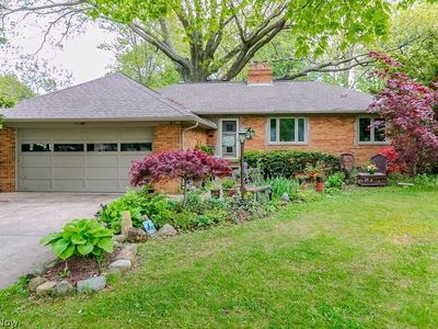 565 Bassett Rd