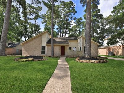 2034 Lakeville Dr