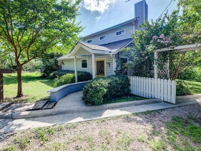 402 Aqua Way