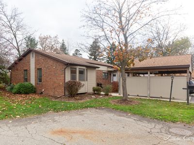 2655 Chatham Woods Dr SE