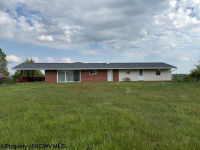 15 Pine Ridge Ln