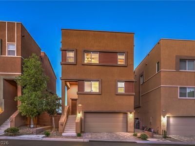3948 Total Eclipse St