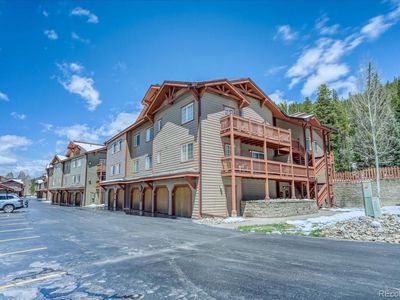 203 Pelican Circle Bldg 14 #1409
