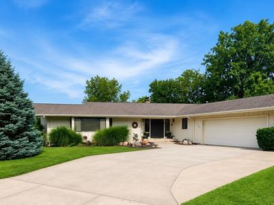 3304 Crystal Dr
