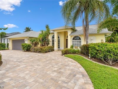 615 SW 56th St