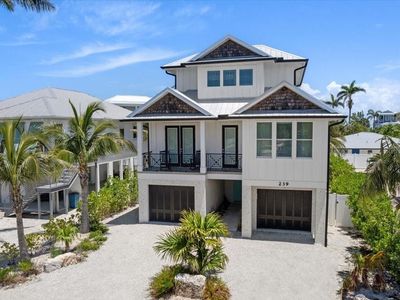 239 S HARBOR DRIVE