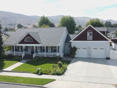 915 Petry Ln