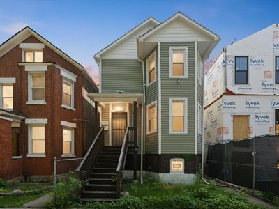 8739 S Colfax Ave