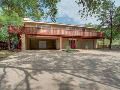 10 W Brookhollow Dr