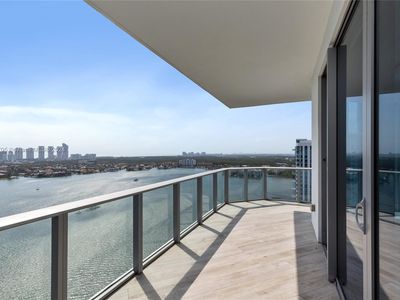 17301 Biscayne Blvd #LPH-09