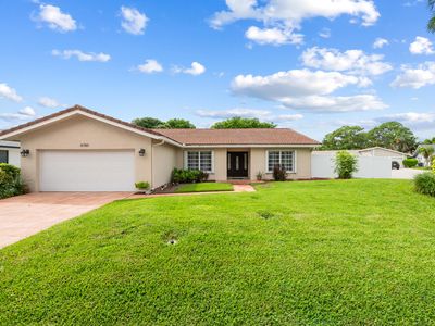 6760 HOLLANDAIRE Drive W