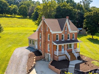 745 Meadowview Dr