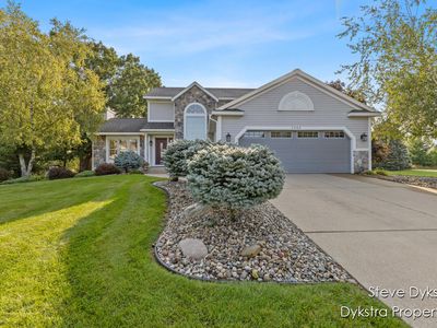 2264 Grand Valley Dr NE