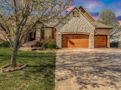 705 N Deerfield Ct