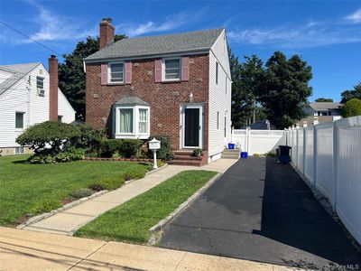 11 Bonaparte Place
