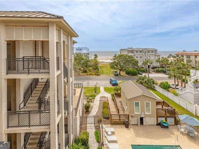 1015 Beachview Dr #306