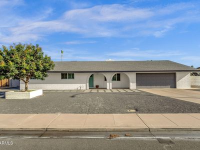 2325 E ENCANTO Street