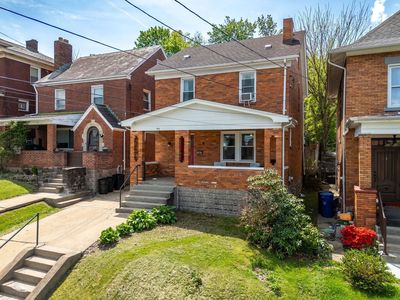 700 Rossmore Ave