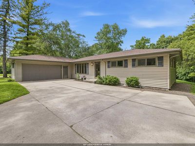 W6878 Riverbend Rd