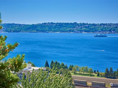 515 W Olympic Place UNIT 208