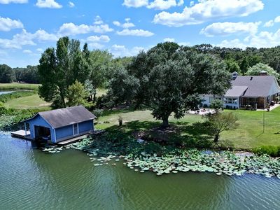 12075 W Lake Dr