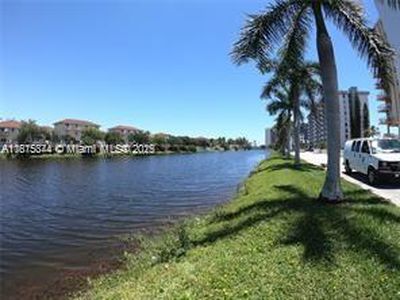 2025 NE 164th St APT 405