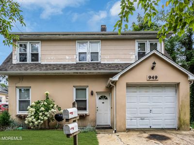 949 Round Avenue