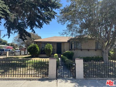 748 E Century Blvd