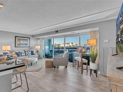 3558 Shore Dr APT 106