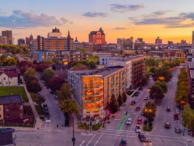1541 N Jefferson STREET #410