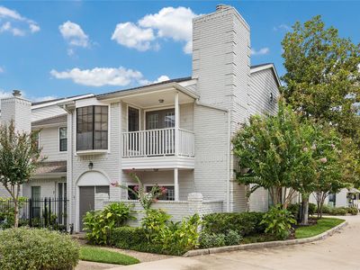 1911 Bering Dr APT 8