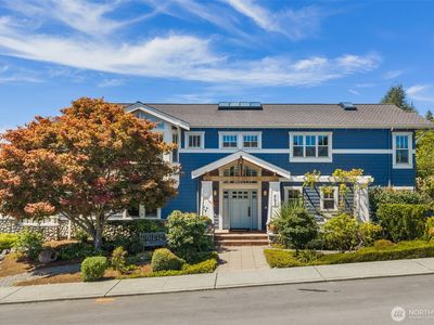 421 2nd Street W