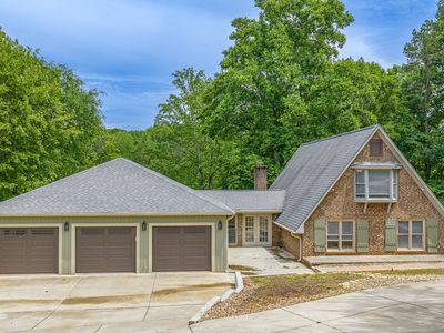 111 Englewood Dr