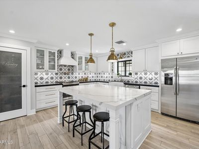 4627 E WILSHIRE Drive