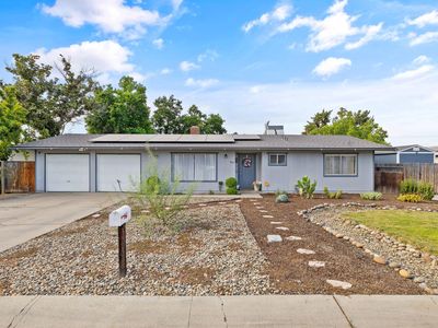 922 W Feemster Avenue